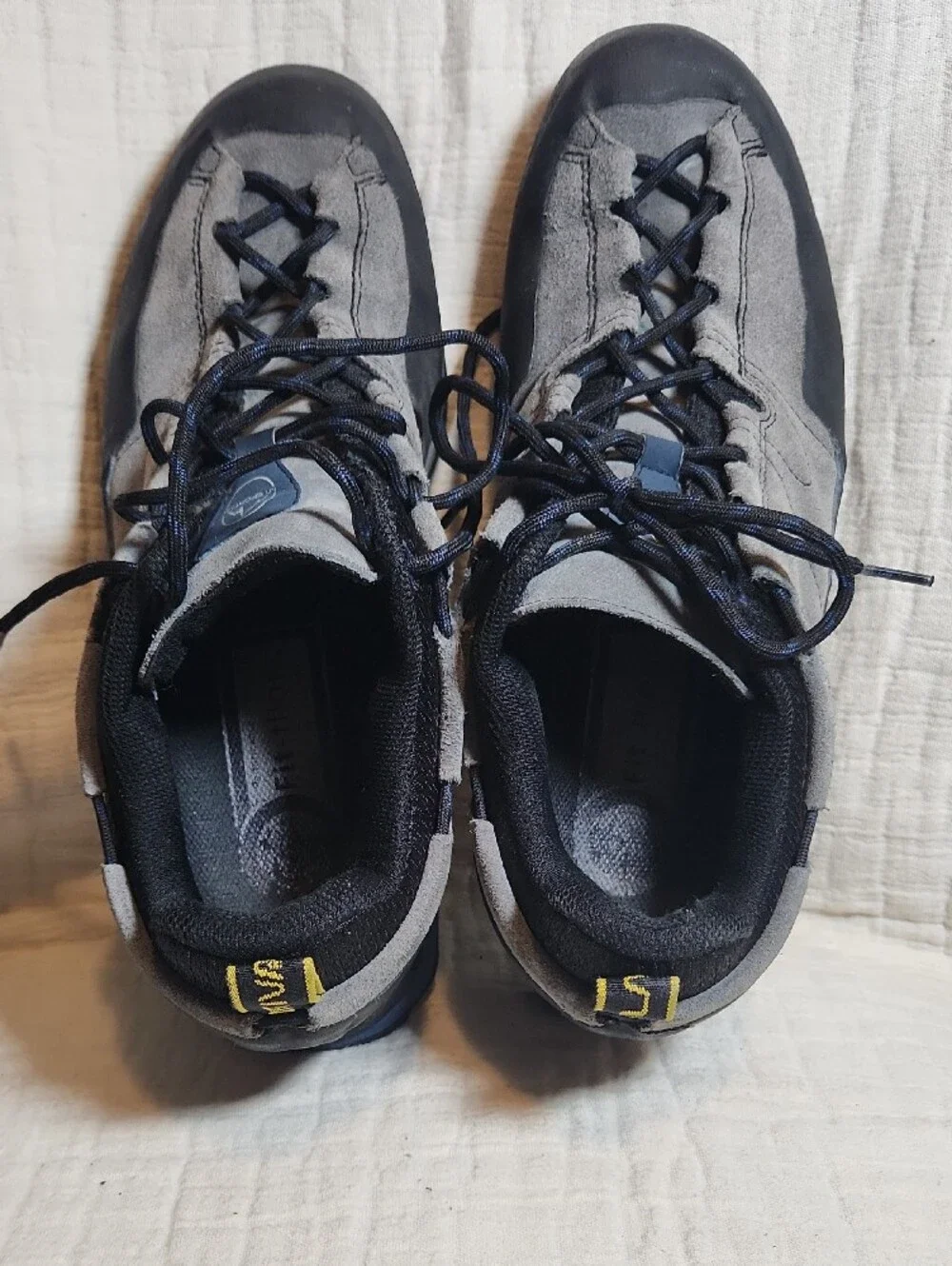 La Sportiva Men’s Gray and Black Approach Shoes
